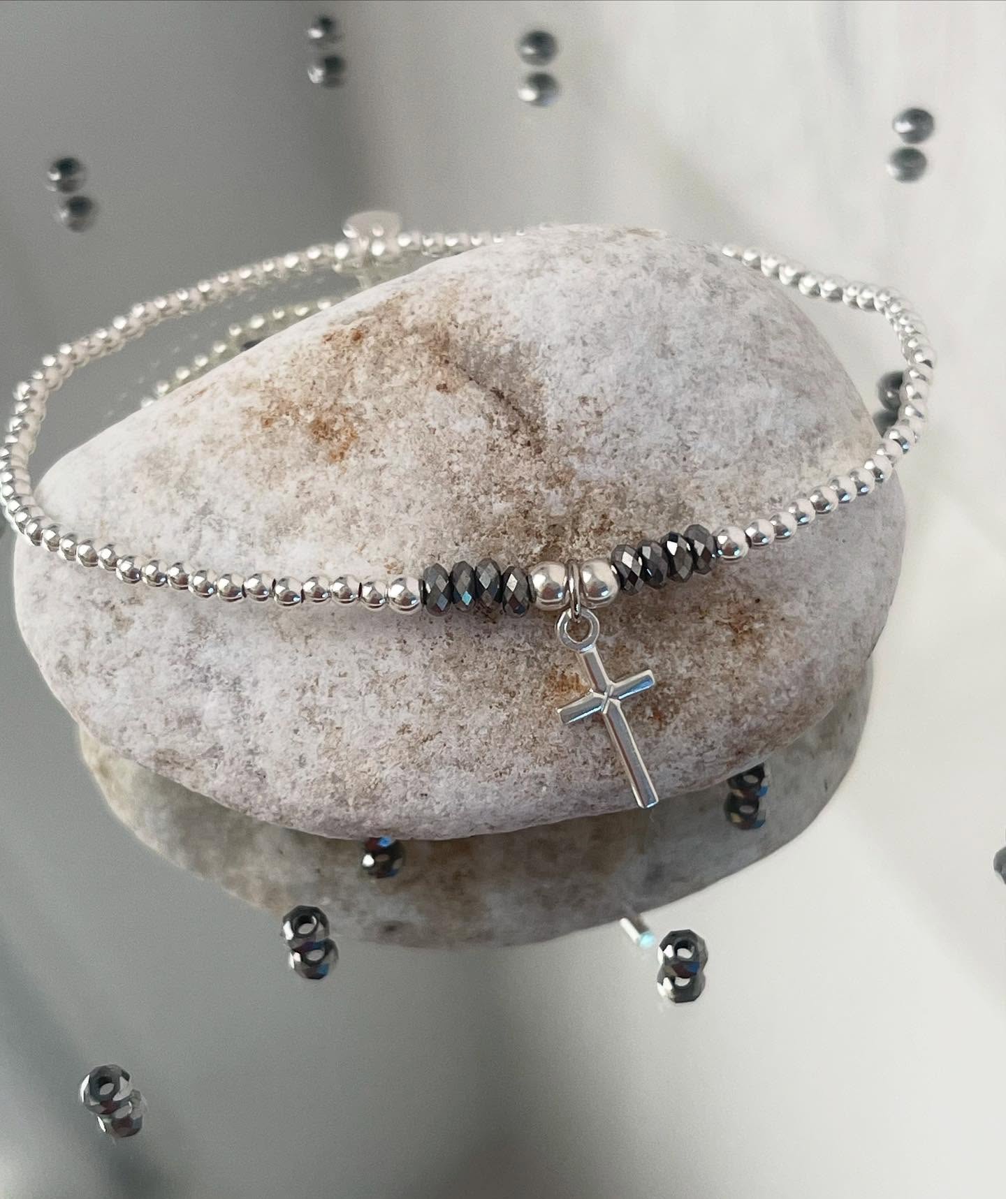 Bracelet Lena Hematite croix