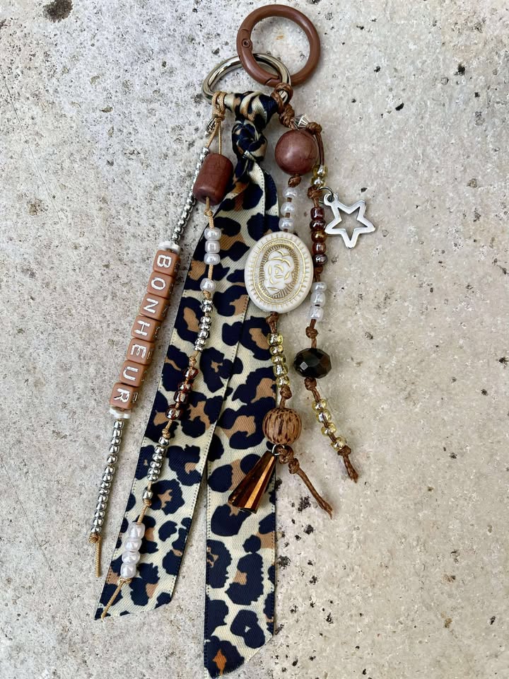 Porte clé, bijoux de sac Léo