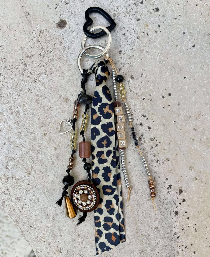 Porte clé, bijoux de sac Léo