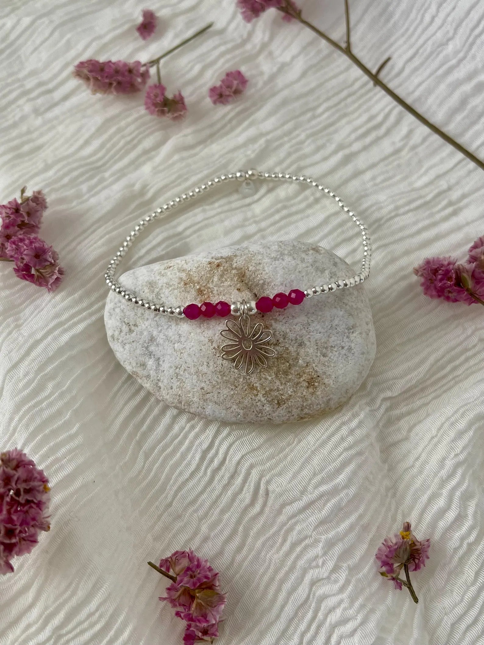 Bracelet Lena corindon rouge fleur